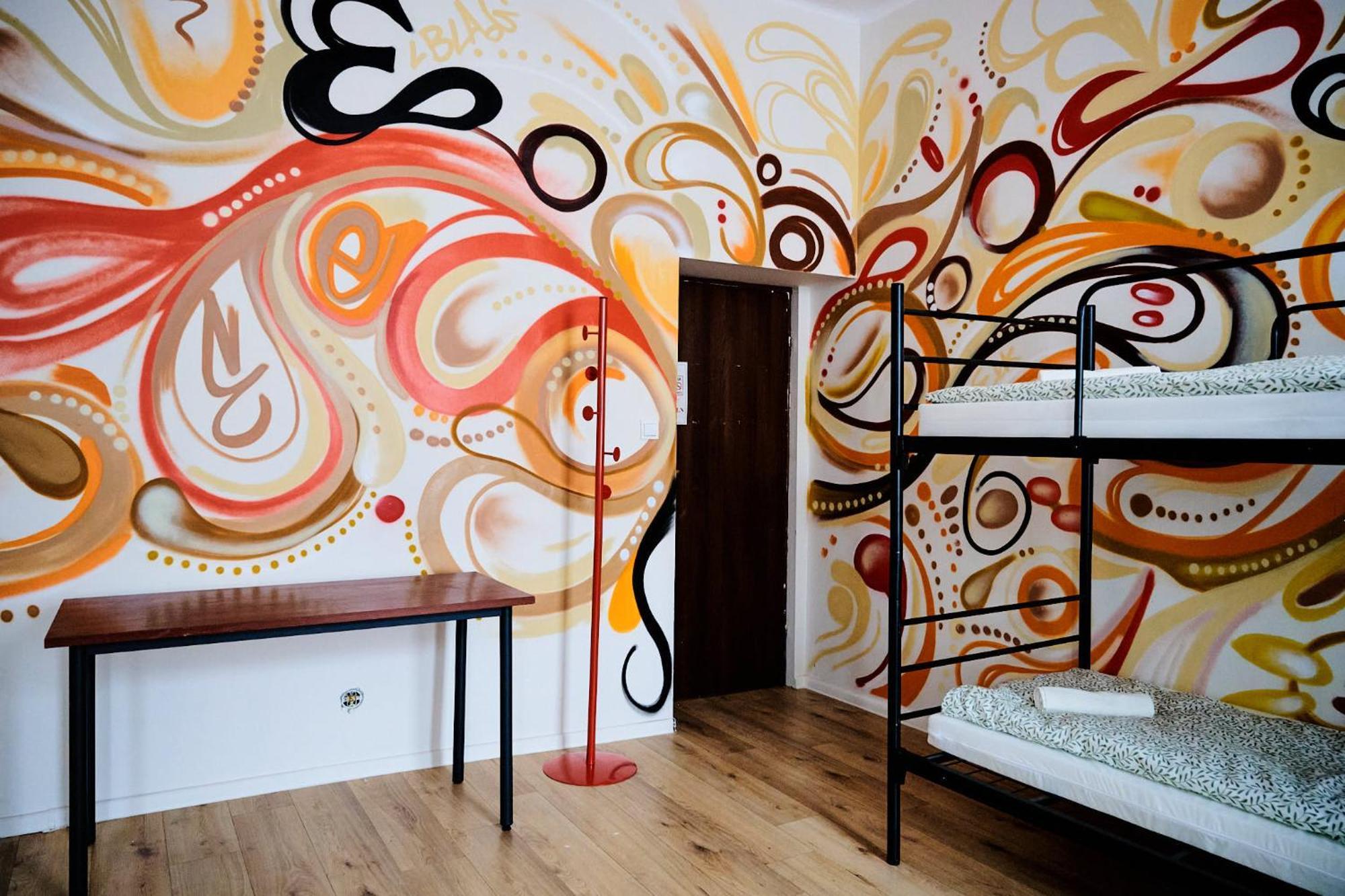 Hostel Graffiti Krakow Dış mekan fotoğraf