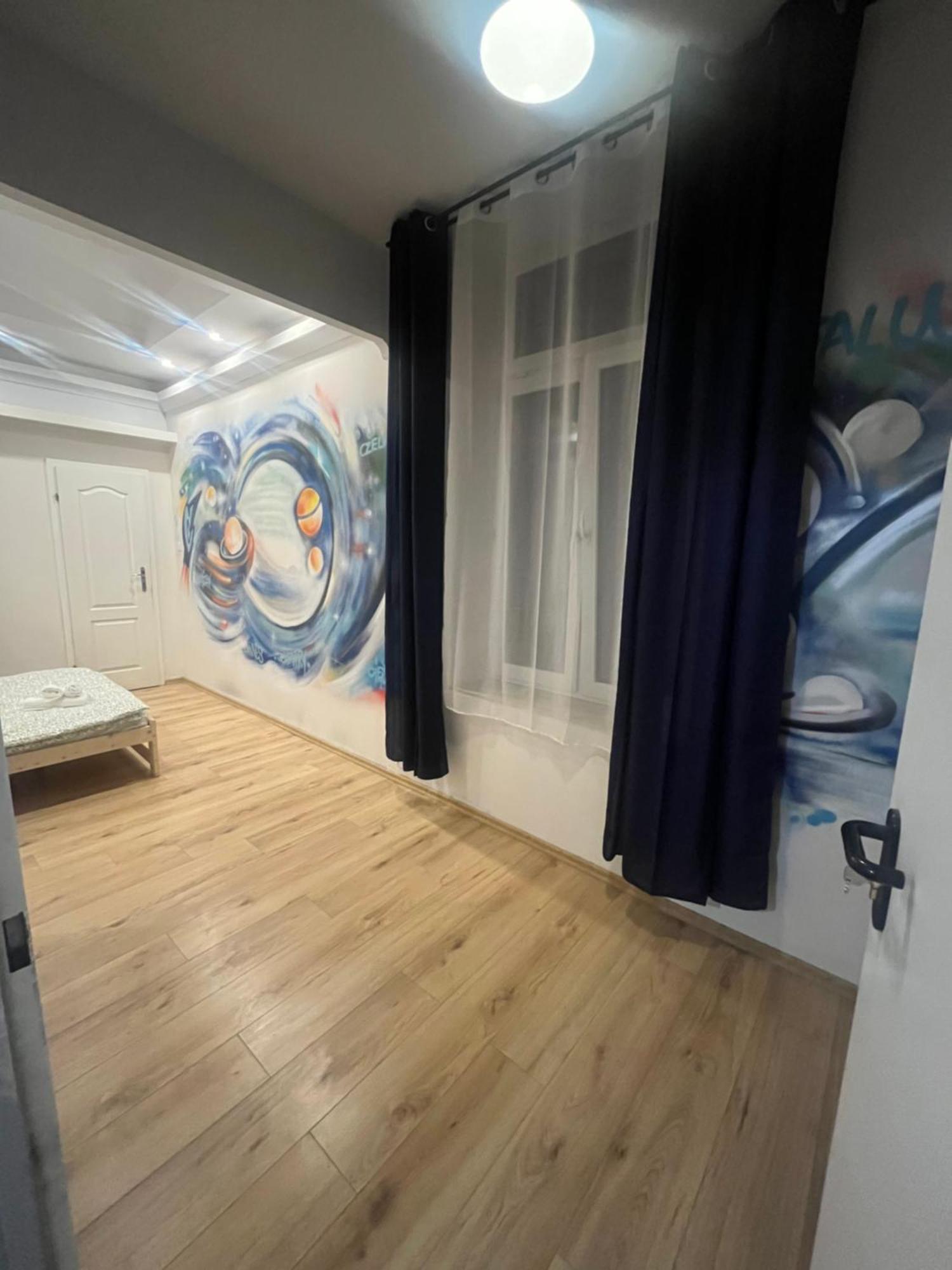 Hostel Graffiti Krakow Dış mekan fotoğraf